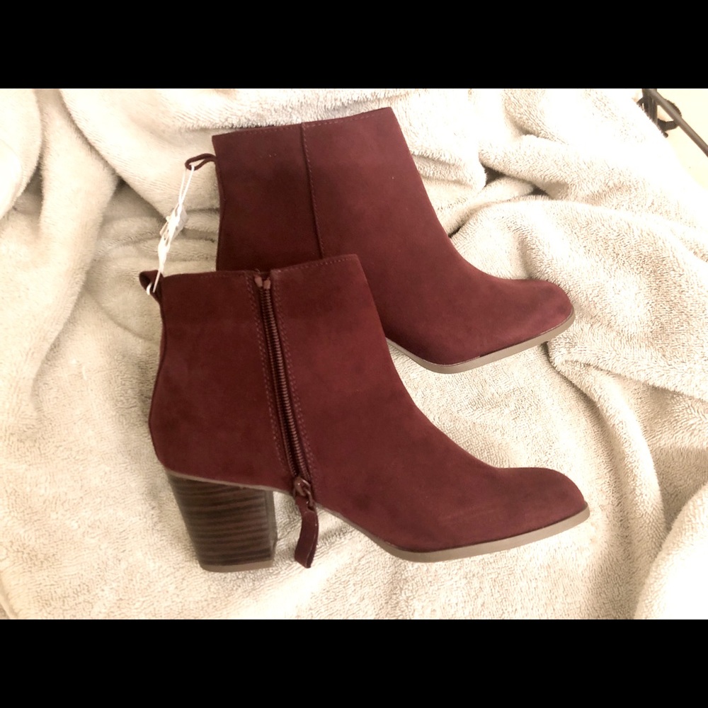 Deep burgundy Old Navy boots NWT never worn